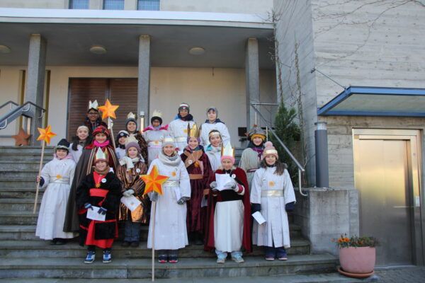 Kinder helfen Kindern – singend und segnend